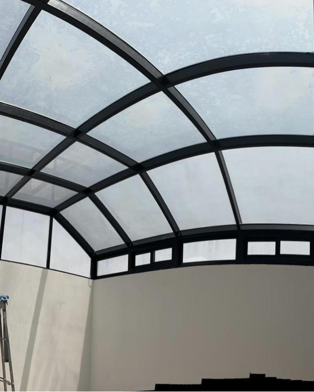 أعمال الزجاج والمرايا