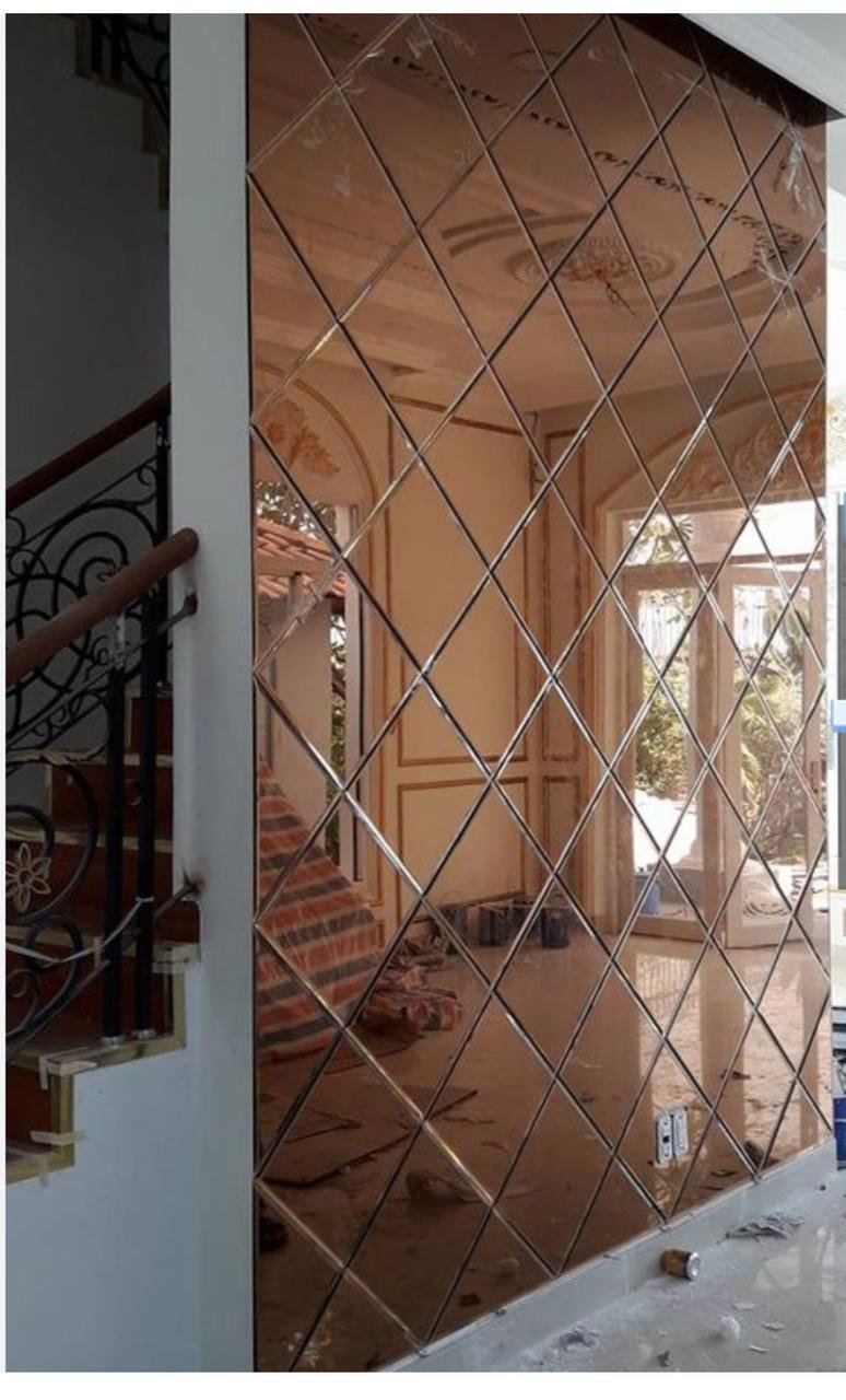 أعمال الزجاج والمرايا