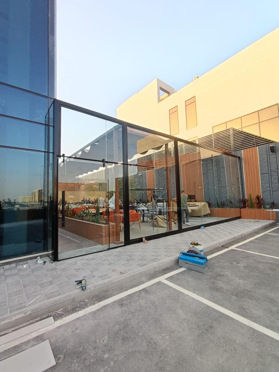 أعمال الزجاج والمرايا